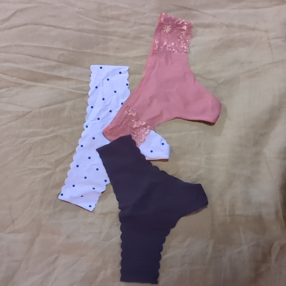 Victoria's Secret Hipster Thongs - Three - Medium